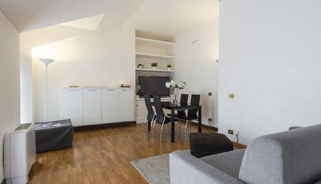Milan Royal Suites - Centro Cadorna Bagian luar foto
