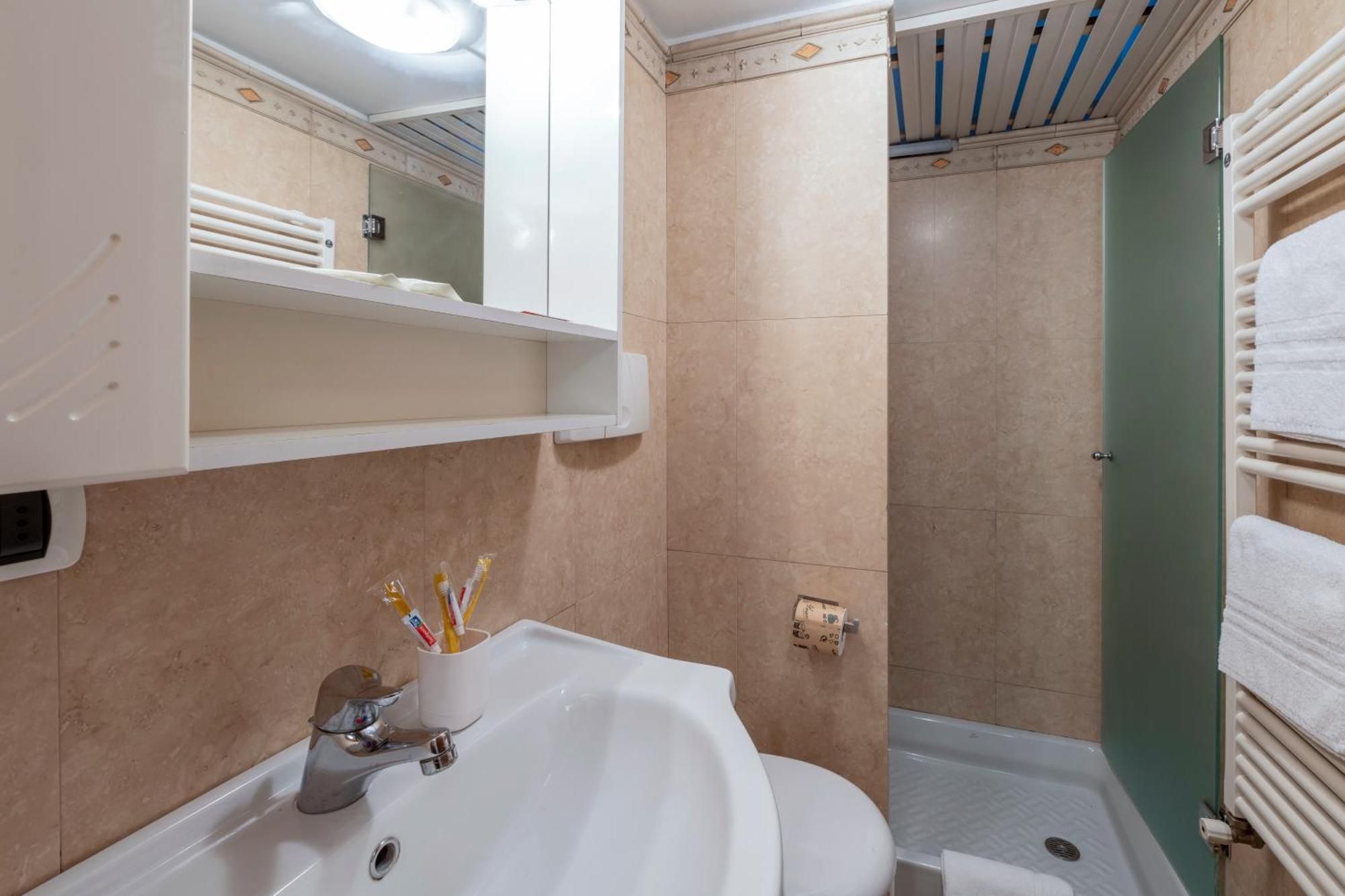 Milan Royal Suites - Centro Cadorna Bagian luar foto